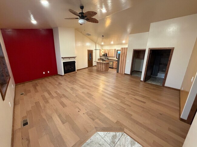 Building Photo - 11 Fieldcross Ln