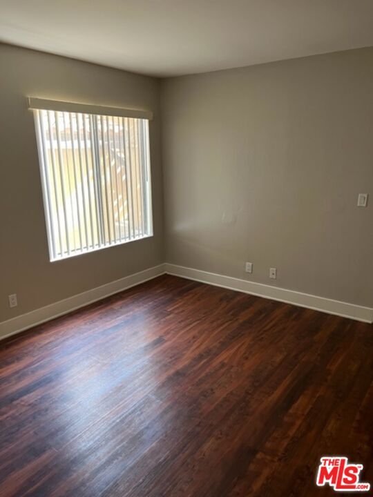 Building Photo - 5810 Las Virgenes Rd