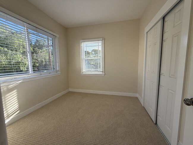 Building Photo - 16 Pacheco Ave