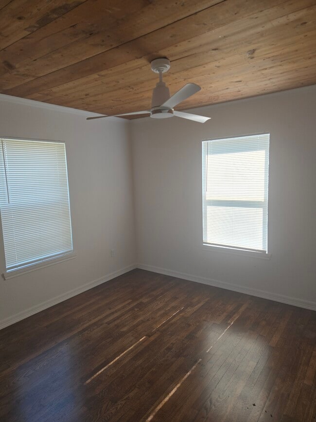 Building Photo - 415 N 23rd St