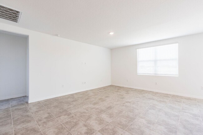 Building Photo - 4/3  Lawson Dunes in Haines City