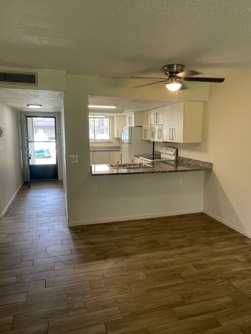 Building Photo - 6308 Newtown Cir