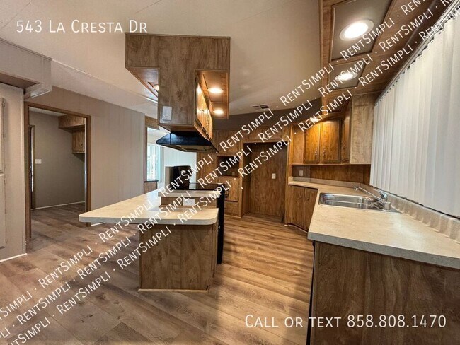 Building Photo - 543 La Cresta Dr