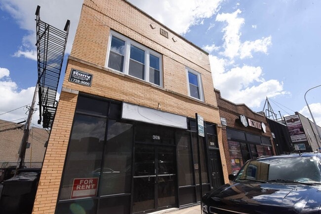 Building Photo - 4365 N Elston Ave