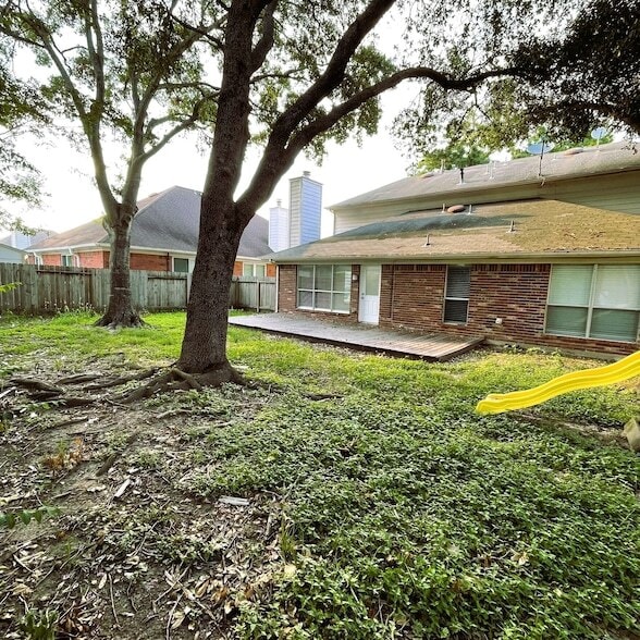 Building Photo - 18143 Holly Forest Dr