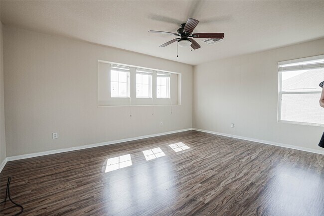Building Photo - 3050 Thicket Path Way