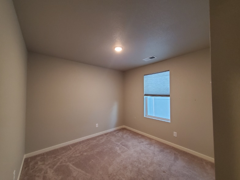 Building Photo - 372 Bozeman Trail