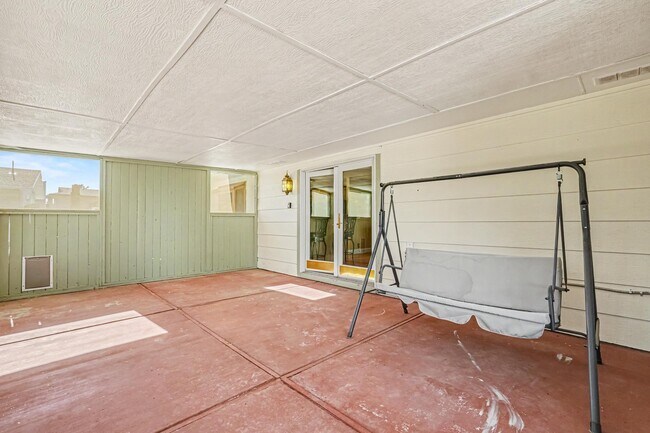 Building Photo - 11875 W Hidden Valley Rim Rd