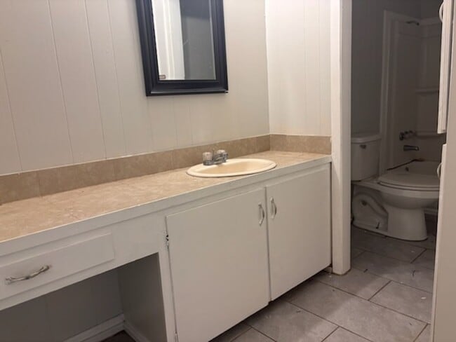 Building Photo - 5448 Keele St