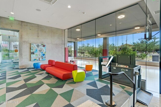 Building Photo - 7180 E Kierland Blvd