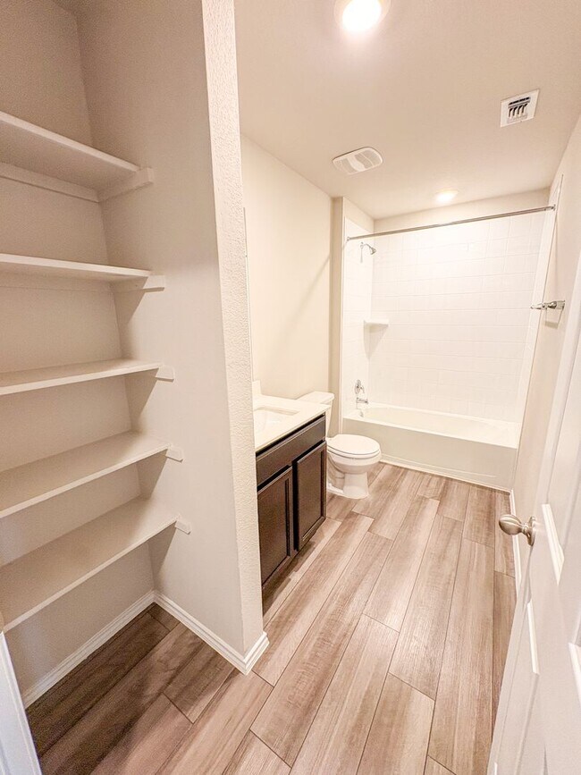 Building Photo - 8612 Cantera Rdg Rd