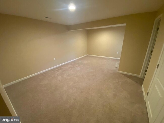 Building Photo - 37 Cecily Way