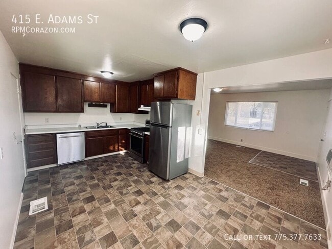 Building Photo - 415 E Adams St