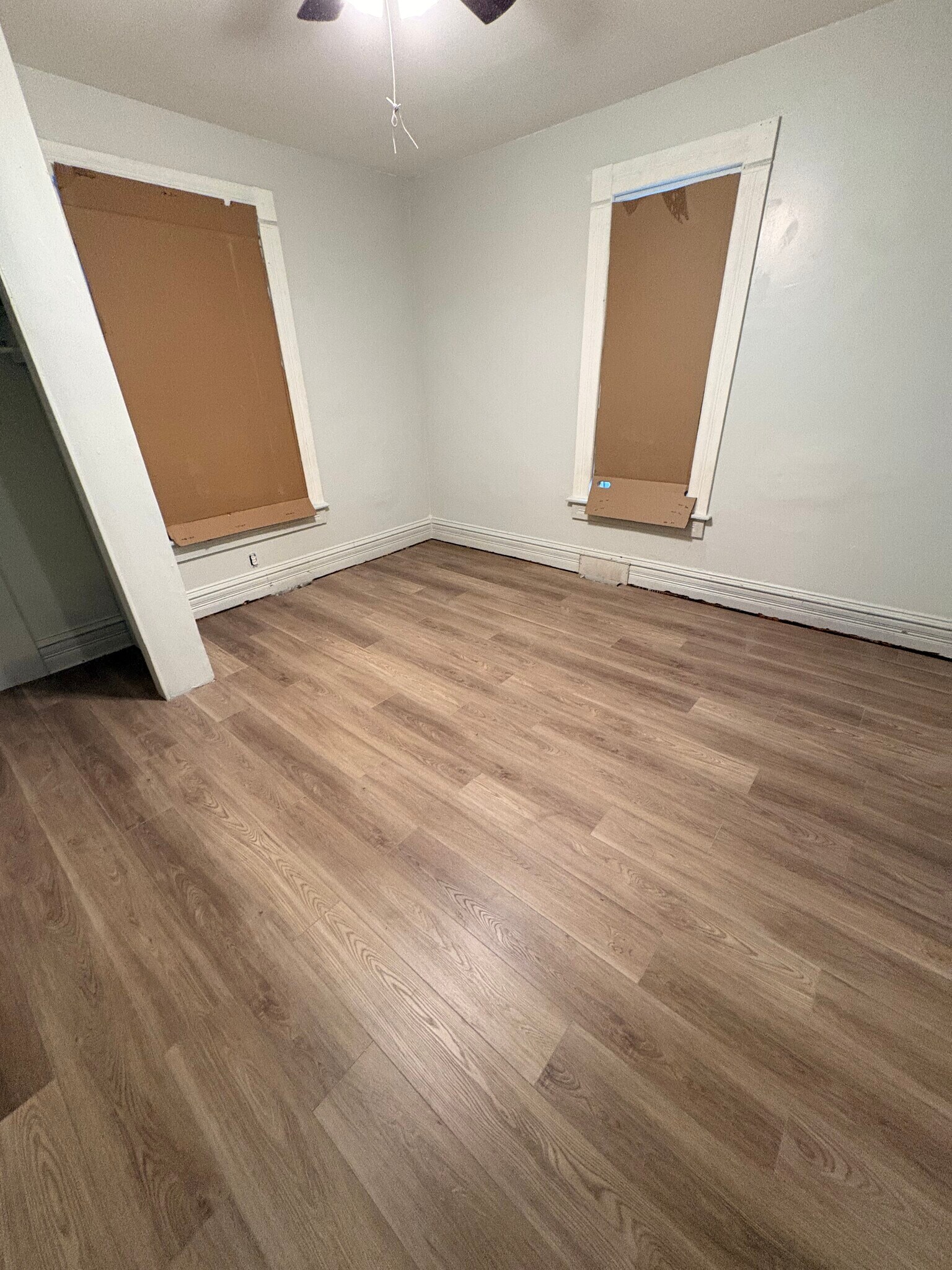 Building Photo - 208 1st St NW