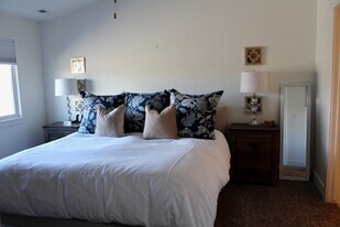 Building Photo - 679 S 1803 W