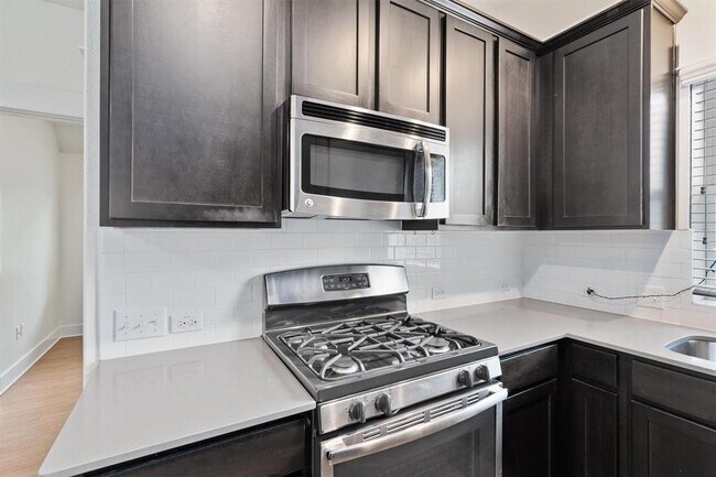 Building Photo - 5407 Link Ave