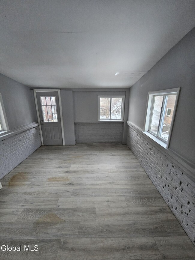 Building Photo - 119 Grand St