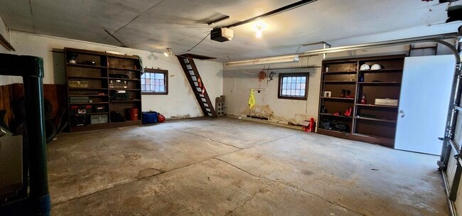 Building Photo - 1801 N Wisconsin St