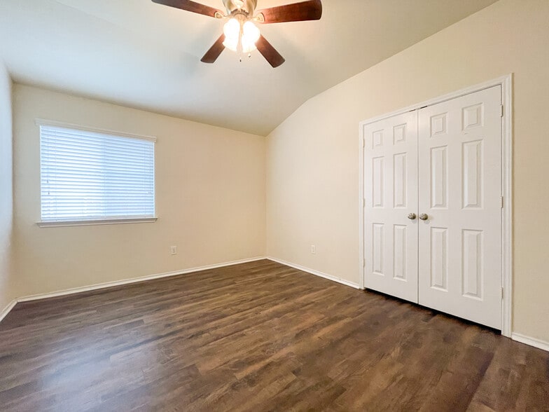 Building Photo - 6632 Burling St