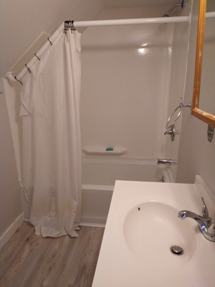 Building Photo - 76 Aspen St