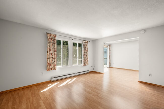 Building Photo - 72 Cinnamon Spring