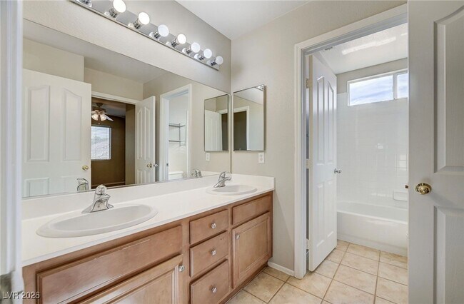 Building Photo - 9027 Edenbridge Ct