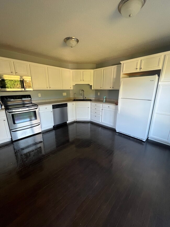 Building Photo - 2539 Catskill Ct