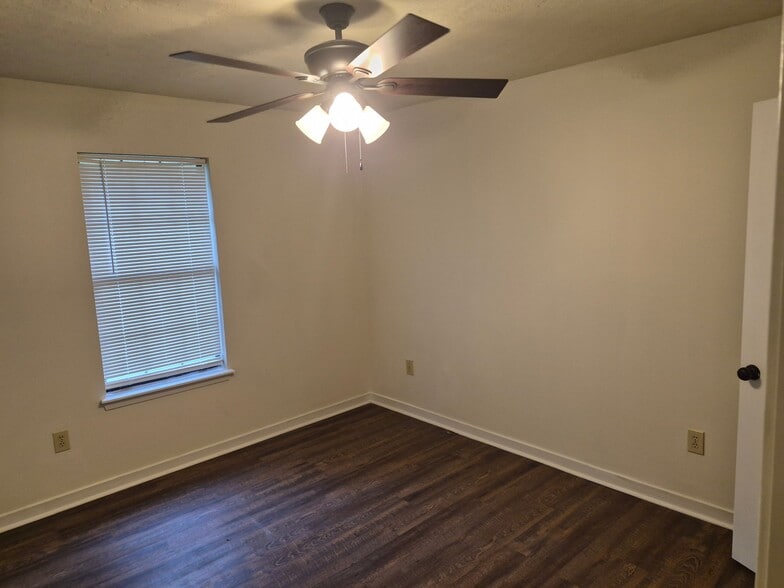 Building Photo - 1478 Bass Ave