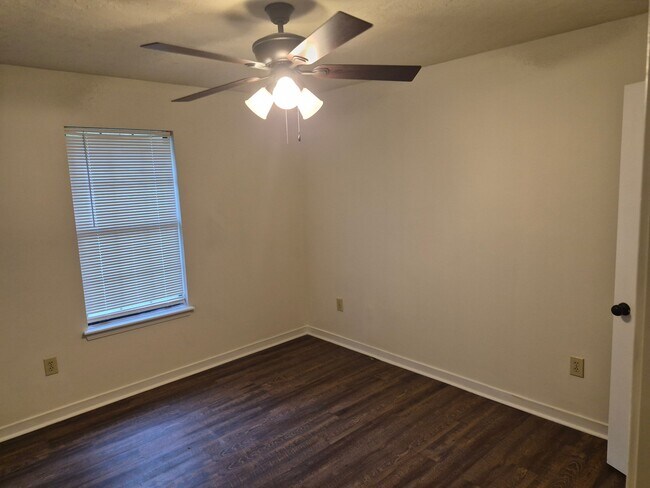Building Photo - 1478 Bass Ave