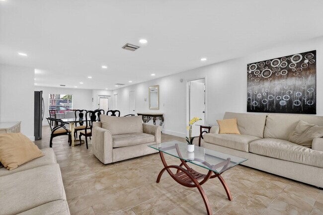 Building Photo - 5093 Privet Pl