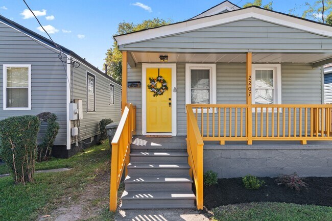 Building Photo - 2207 Marshall Ave