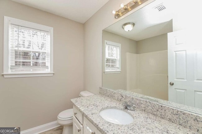 Building Photo - 105 Legend Creek Hollow