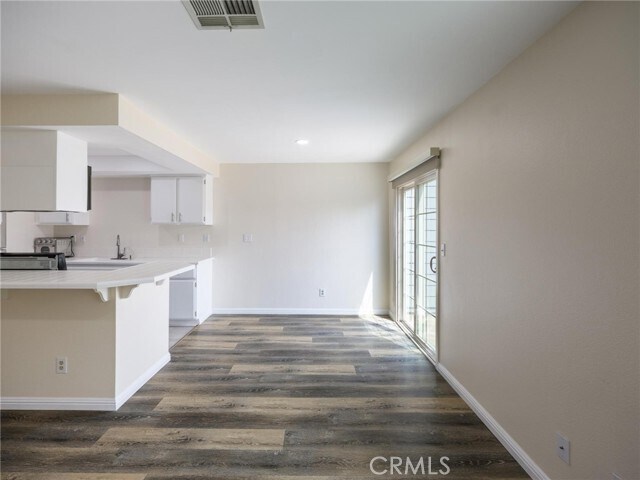 Building Photo - 1229 W 223rd St