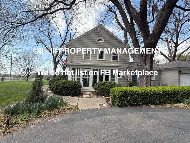 Building Photo - 1314 W Red Bridge Rd