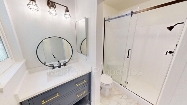 Building Photo - Amazing 3 Bedroom Home in Mission Viejo!