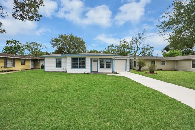 Building Photo - 3511 Palm Ave