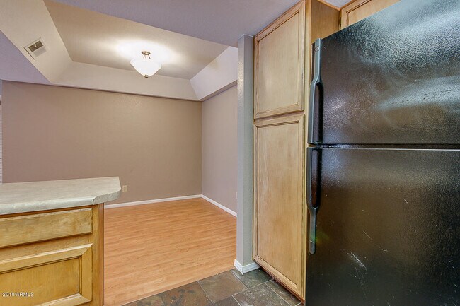 Building Photo - 1905 E University Dr