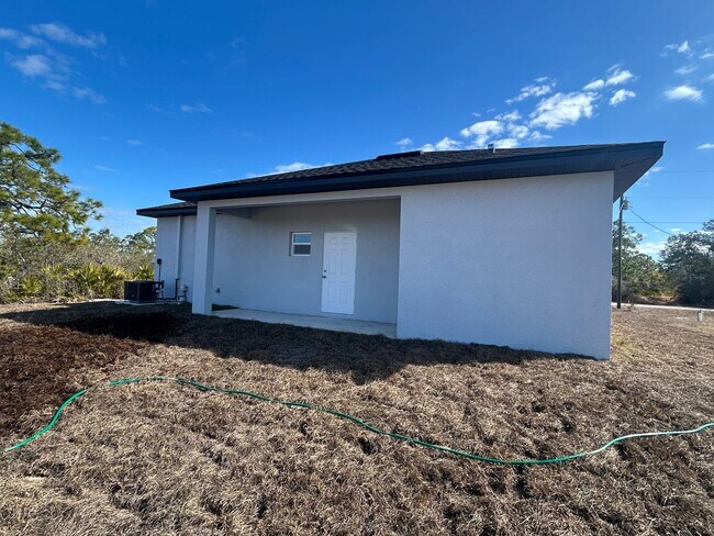 Building Photo - 3220 Lake June Blvd