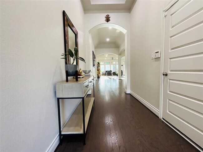Building Photo - 2507 Elmwood Trl