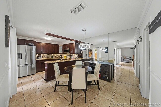 Building Photo - 149 Lake Arbor Dr