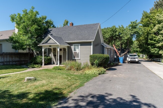 Building Photo - 643 N 200 E