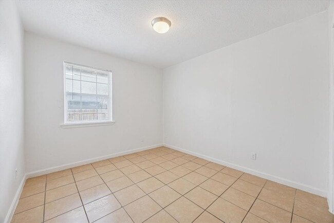 Building Photo - 8212 Sam Rayburn Dr