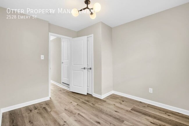 Building Photo - 2528 Emery St