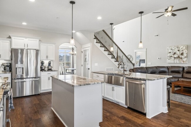 Building Photo - 8325 Turnbull Dr
