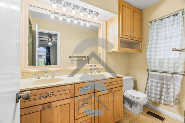 Building Photo - 12533 Rivercrest Dr