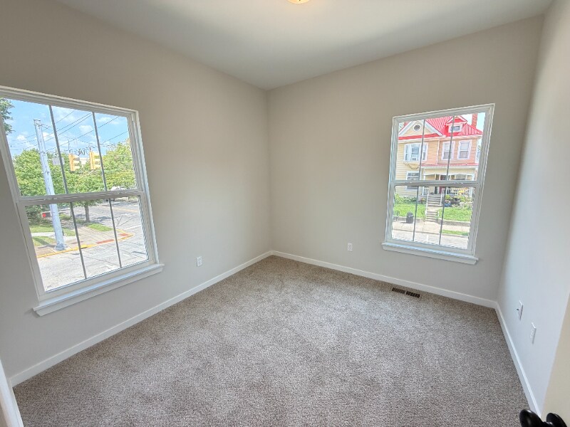 Building Photo - 717 Vincennes St
