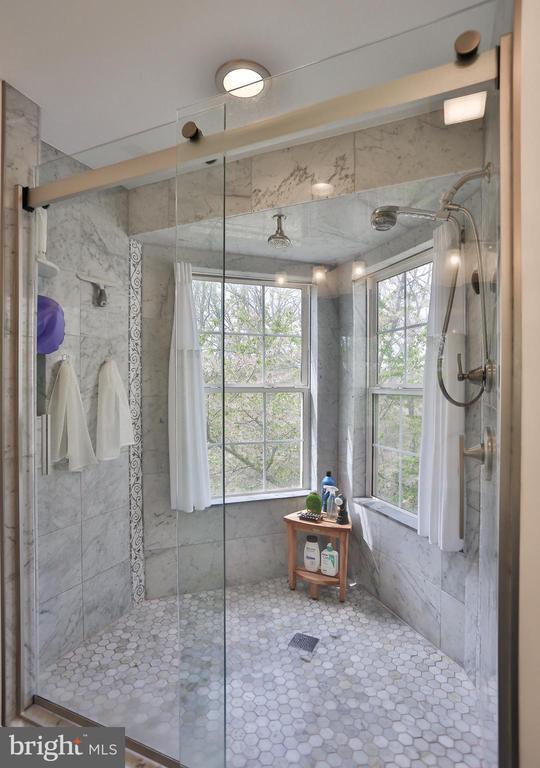 Building Photo - 5111 Lands End Ct