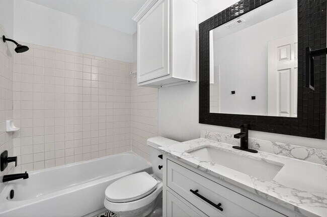 Building Photo - 1502 McDowell Bend