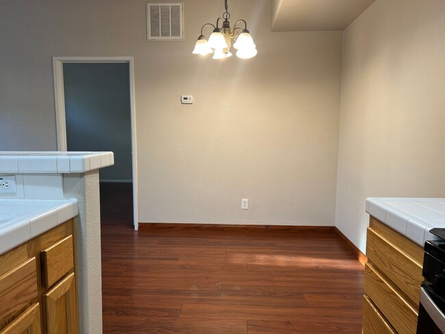 Building Photo - Great 2-bedroom 2 bath condo with A/C, 1 car garage and additional