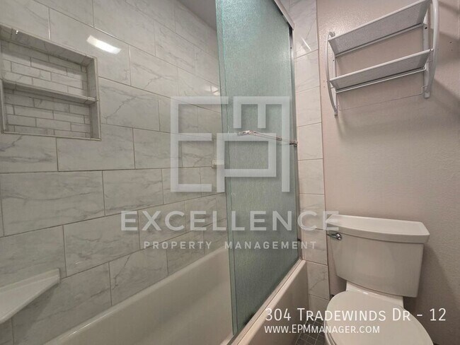 Building Photo - 304 Tradewinds Dr